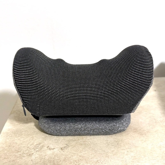 ZAMAT Neck and Shoulder Relaxer Magnetic Therapy Neck Stretcher pillow - Picture 7 of 8